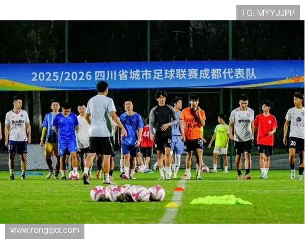 成都足球队逆袭之旅挑战赛特别报道展现拼搏精神与团队力量