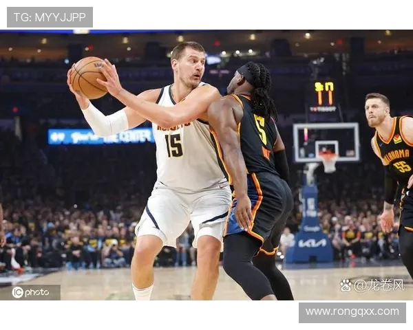 勇士与掘金激战四月三日谁将赢得季后赛关键战役